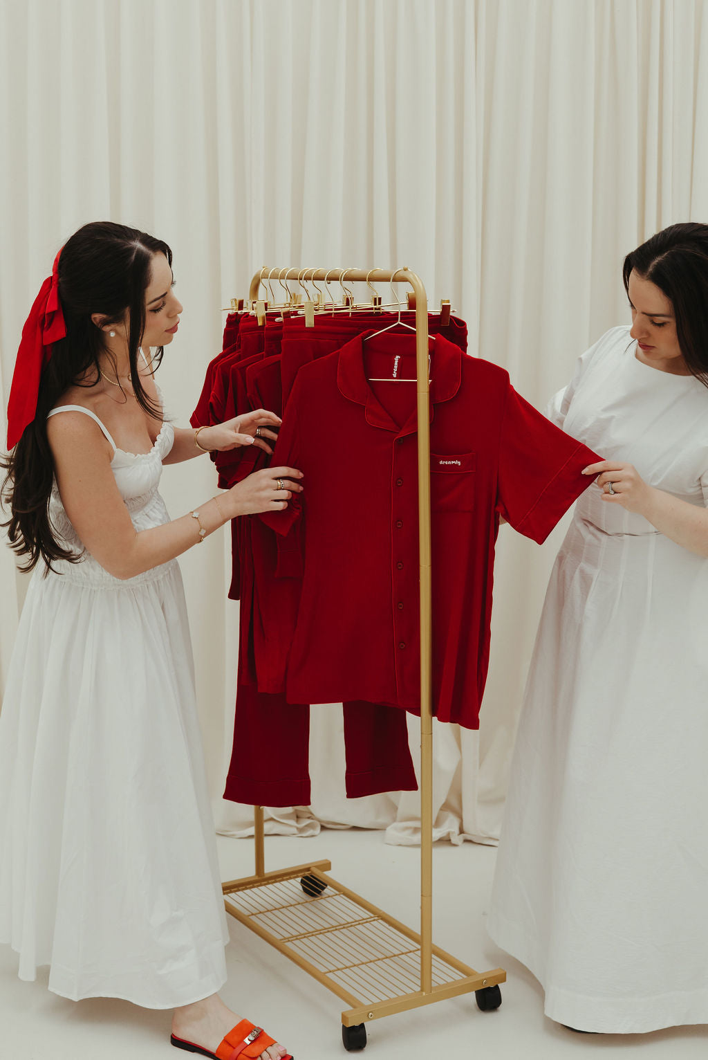 Video explaining what modal fabric is, including its origin, how it’s made from beech tree pulp, and its soft, breathable, and eco-friendly qualities.